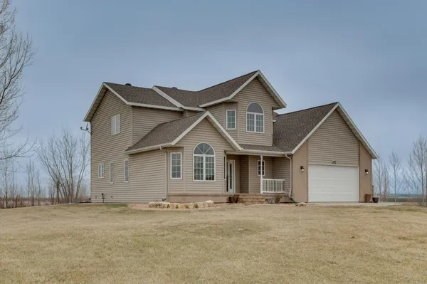 $625,000 | 10801 72nd Street South, Horace, ND 58047