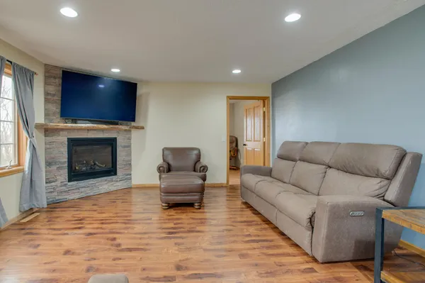 $625,000 | 10801 72nd Street South, Horace, ND 58047