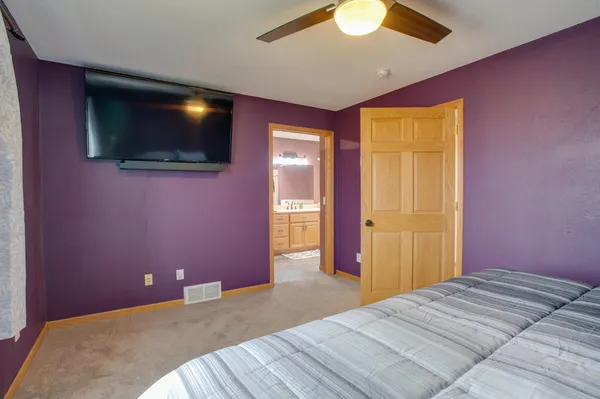 $625,000 | 10801 72nd Street South, Horace, ND 58047