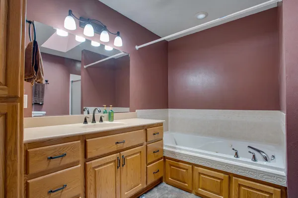 $625,000 | 10801 72nd Street South, Horace, ND 58047