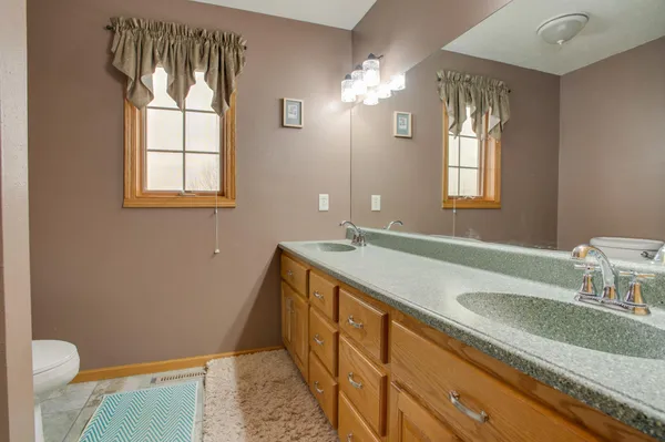 $625,000 | 10801 72nd Street South, Horace, ND 58047