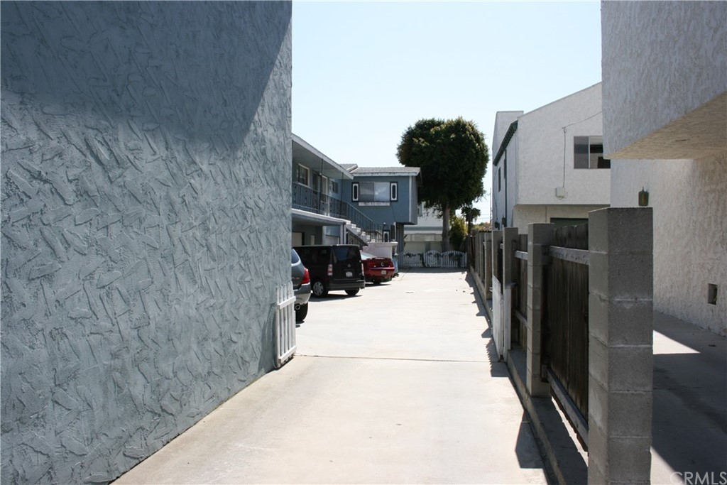 2308 Carnegie Lane, Unit B Redondo Beach, CA 90278 - Photo 4 of 18