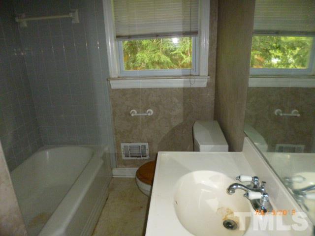 1103 Southerlund Road Garner, NC 27529 - Photo 11 of 25