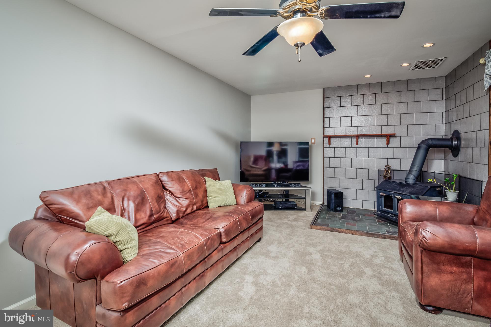 7264 Ridgeway Drive Manassas, VA 20112 - Photo 12 of 27 Family Room w/New Carpet