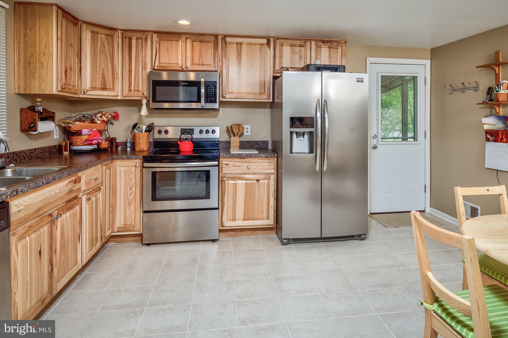 7264 Ridgeway Drive Manassas, VA 20112 - Photo 13 of 27 New Ceramic Tile, New Hickory Cabinets