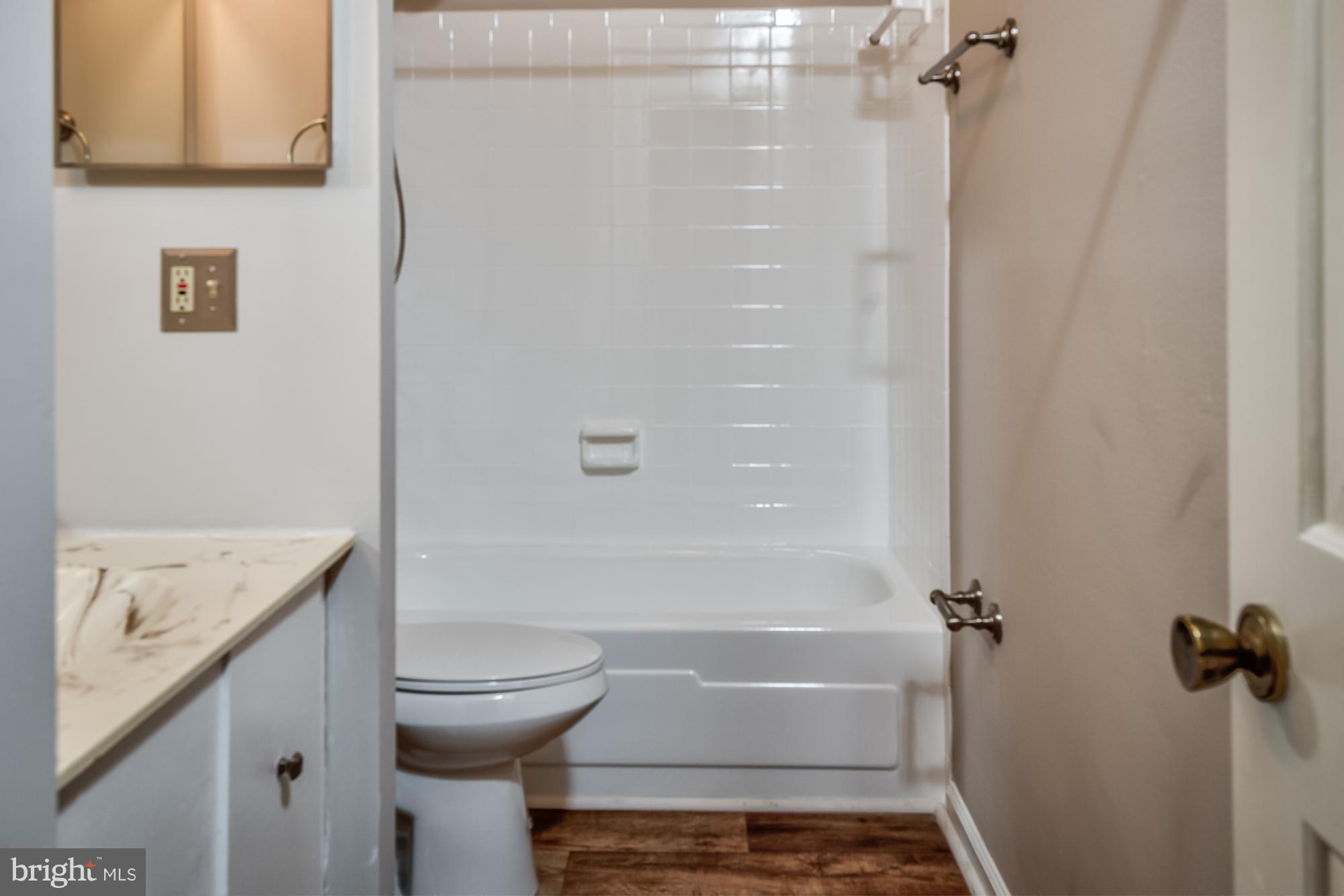 7264 Ridgeway Drive Manassas, VA 20112 - Photo 19 of 27 Hall Full Bath