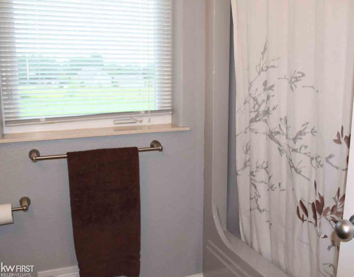 1002 East Vienna Road Clio, MI 48420 - Photo 44 of 62 21351688-43.JPG