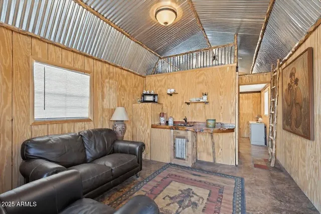 $1,200,000 | 440 West Cimmaron Lane, Benson, AZ 85602