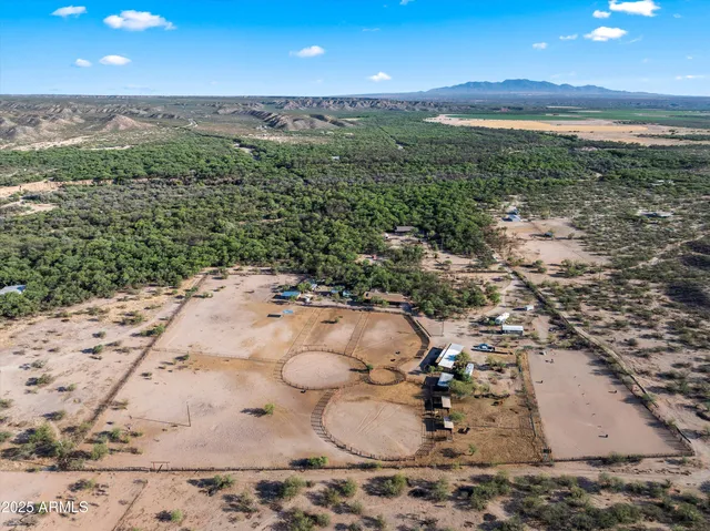 $1,200,000 | 440 West Cimmaron Lane, Benson, AZ 85602