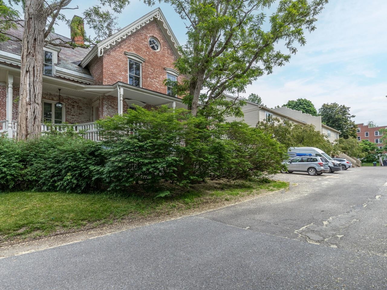337 College Street, Unit 6 Burlington, VT 05401 - Photo 28 of 35