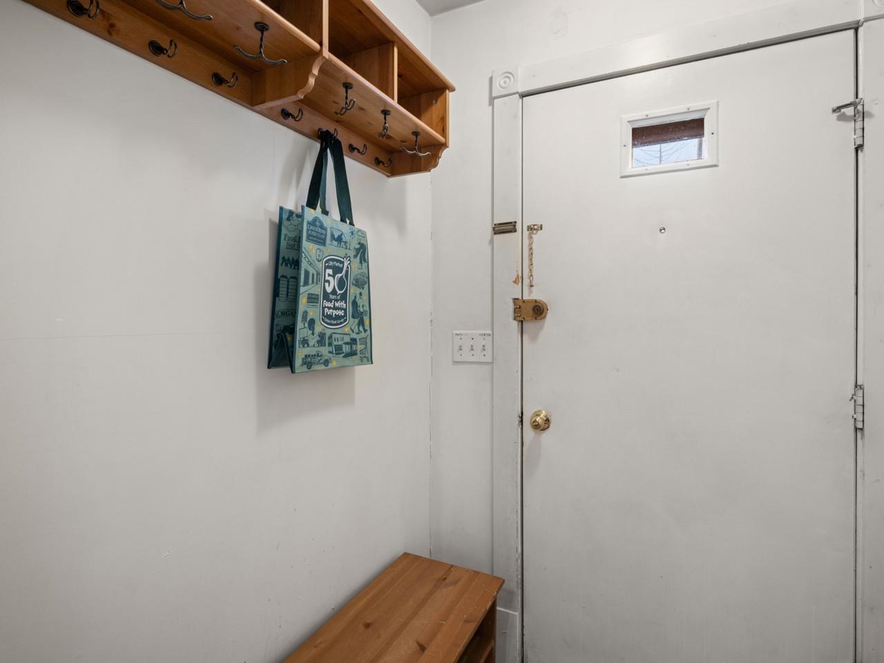 337 College Street, Unit 6 Burlington, VT 05401 - Photo 3 of 35