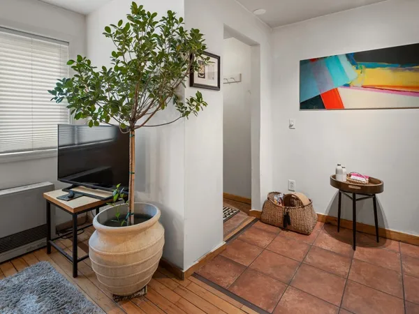 $320,000 | 337 College Street, Unit 6, Burlington, VT 05401