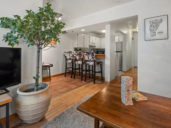 $320,000 | 337 College Street, Unit 6, Burlington, VT 05401