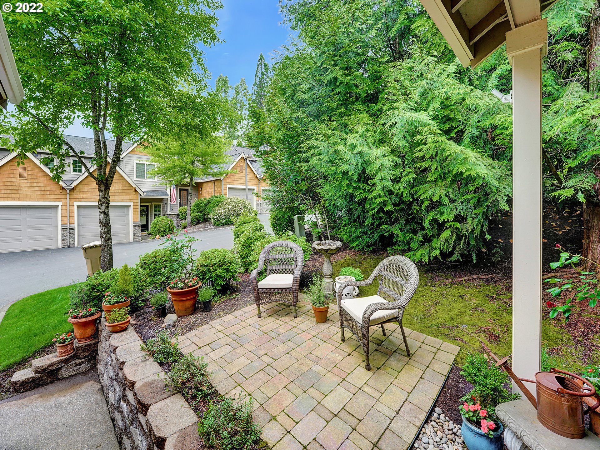 12868 Boones Ferry Road Lake Oswego, OR 97035 - Photo 3 of 32 Front Yard