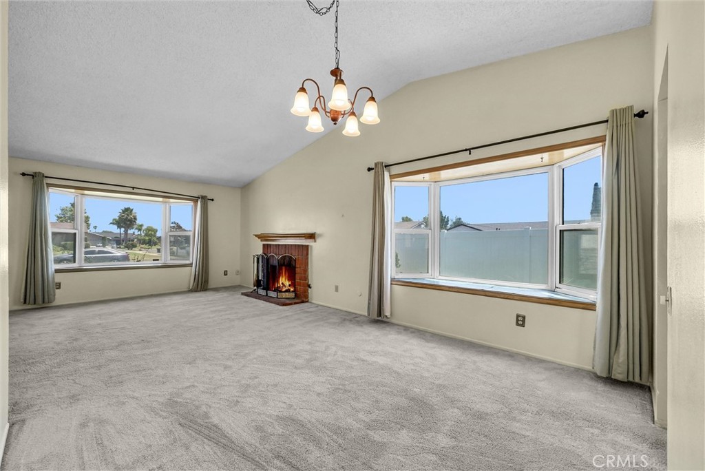 896 North Arrowhead Avenue Rialto, CA 92376 - Photo 10 of 31