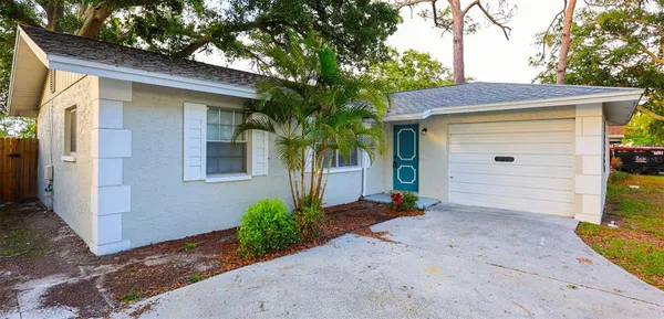 $2,700 | 12909 83rd Avenue North, Seminole, FL 33776