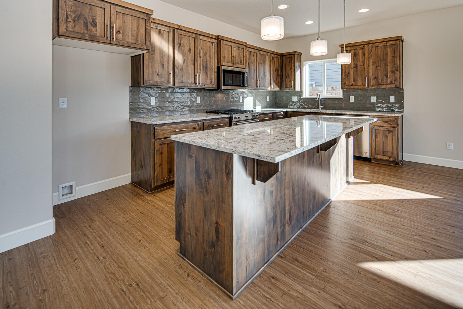 4898 Southwest Zenith Avenue Redmond, OR 97756 - Photo 8 of 32 Spacious kitchen area