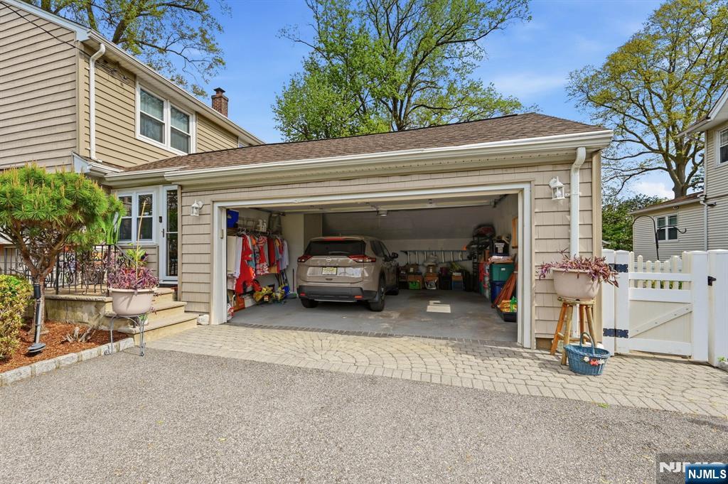 404 Prospect Avenue Oradell, NJ 07649 - Photo 7 of 48