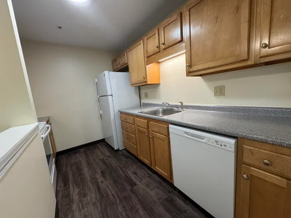 $1,850 | 99 Eastern Avenue, Unit 202, Manchester, NH 03104