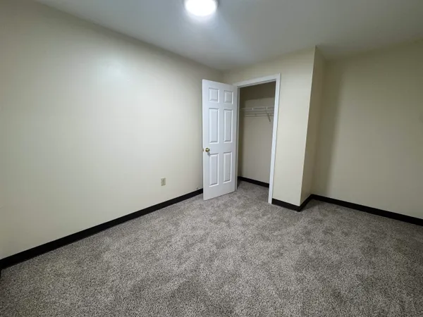 $1,850 | 99 Eastern Avenue, Unit 202, Manchester, NH 03104