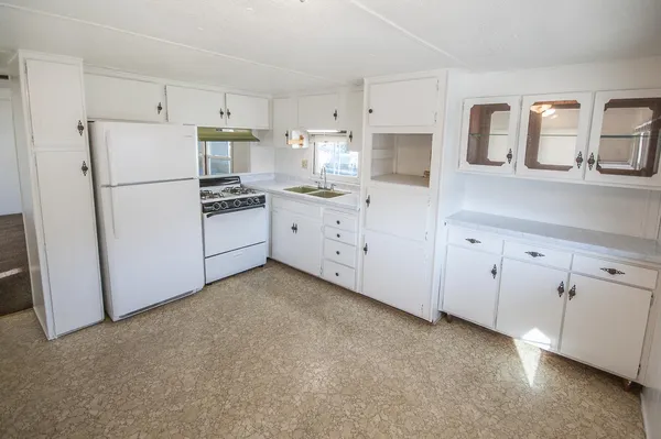 $53,900 | 1724 Minnewawa Avenue, Unit 166, Clovis, CA 93612