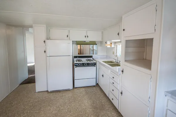 $53,900 | 1724 Minnewawa Avenue, Unit 166, Clovis, CA 93612