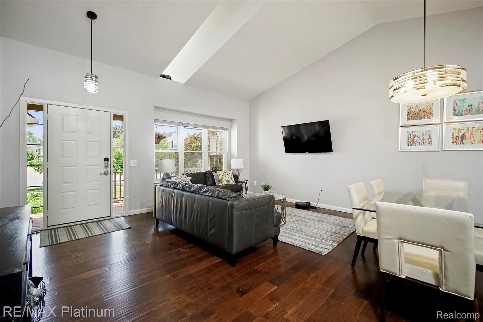 1668 Scio Ridge Road Ann Arbor, MI 48103 - Photo 4 of 31 003-photo-living-room-9252723.jpg