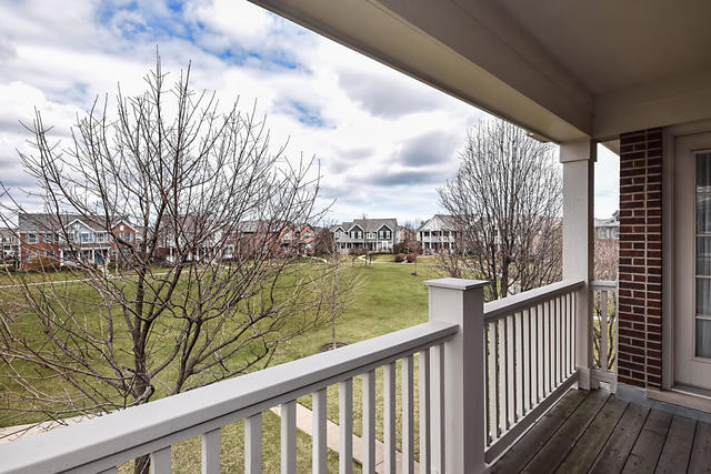 1659 Constitution Drive Glenview, IL 60026 - Photo 3 of 11