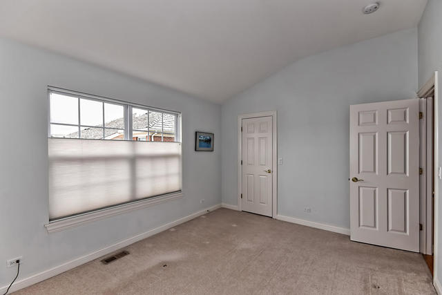 1659 Constitution Drive Glenview, IL 60026 - Photo 9 of 11