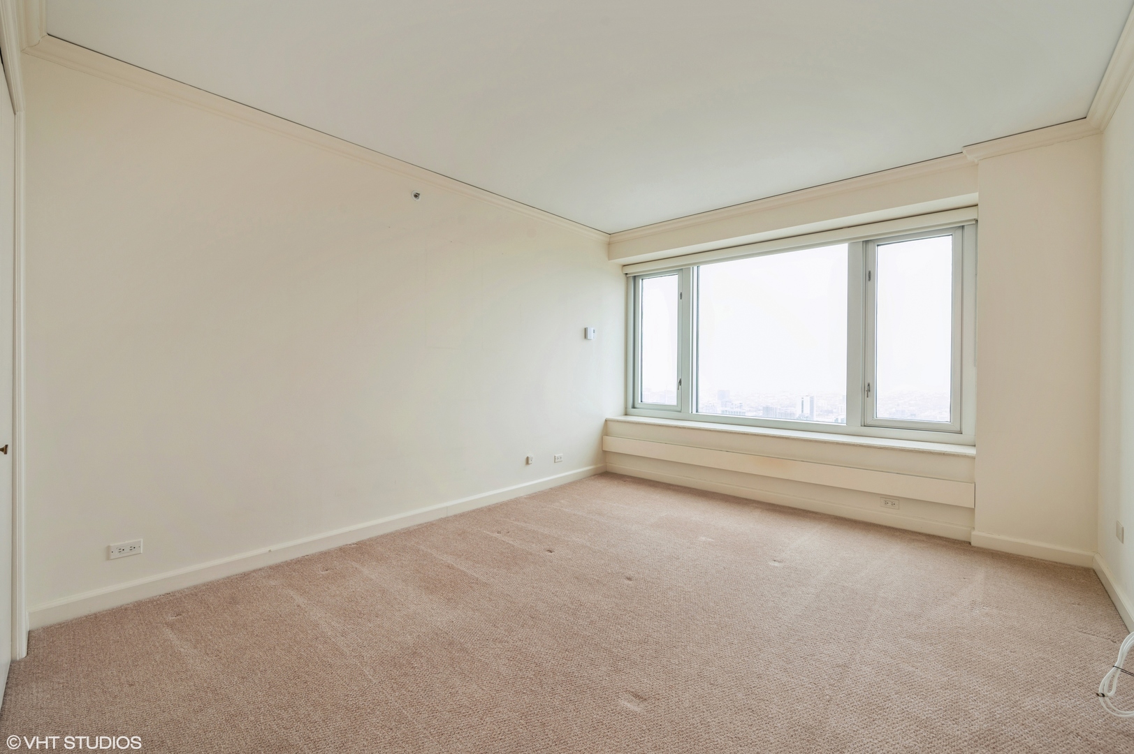 132 East Delaware Place, Unit 5403 Chicago, IL 60611 - Photo 11 of 17