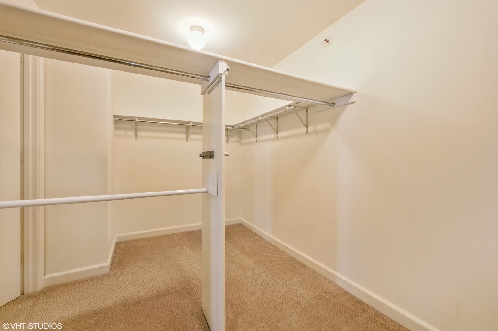 132 East Delaware Place, Unit 5403 Chicago, IL 60611 - Photo 12 of 17