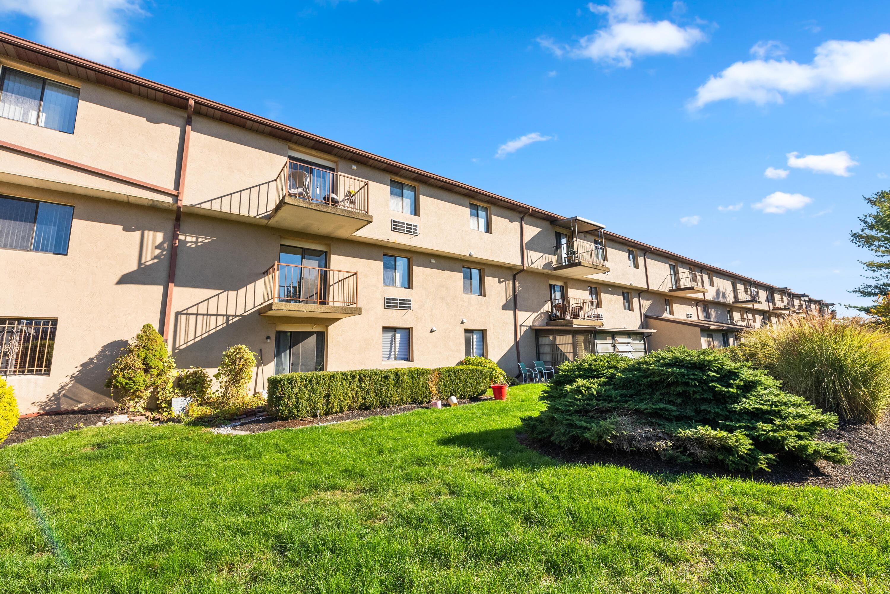 5885 Beechcroft Road, Unit 108 Columbus, OH 43229 - Photo 17 of 23 DSC09331