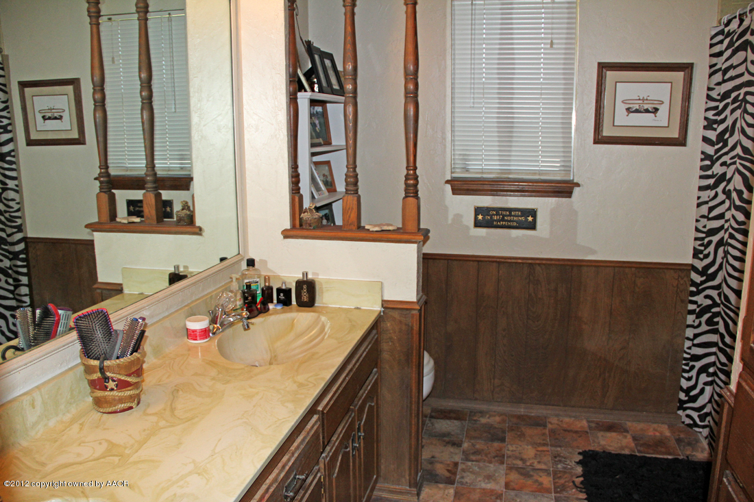 11200 Indian Hill Road Amarillo, TX 79124 - Photo 16 of 36 Bathroom2