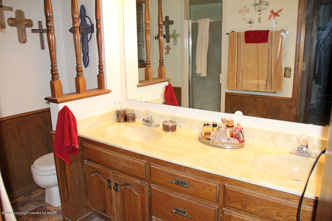 11200 Indian Hill Road Amarillo, TX 79124 - Photo 28 of 36 Master Bath