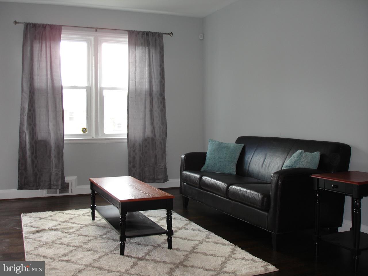 1013 Witherspoon Road Baltimore, MD 21212 - Photo 27 of 29 Living Room