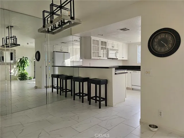 $2,000 | 505 South Farrell Drive, Unit N77, Palm Springs, CA 92264