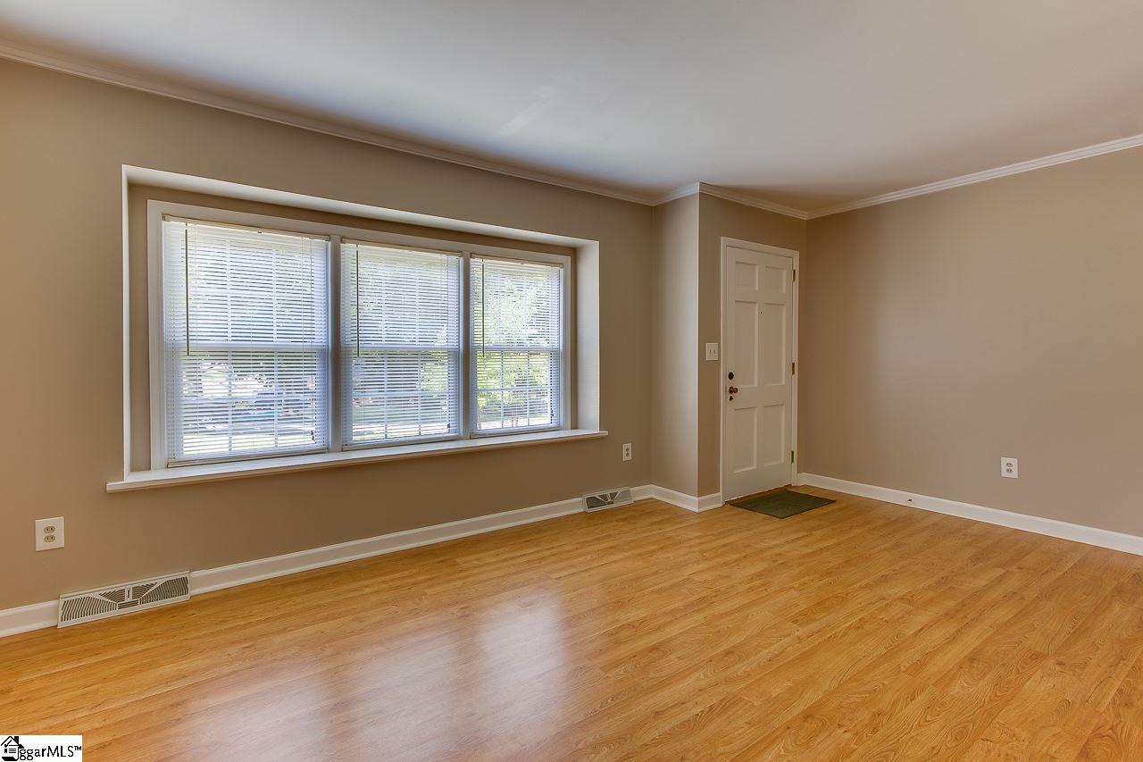 200 Ravensworth Road Taylors, SC 29687 - Photo 3 of 25 Gallery Image 3