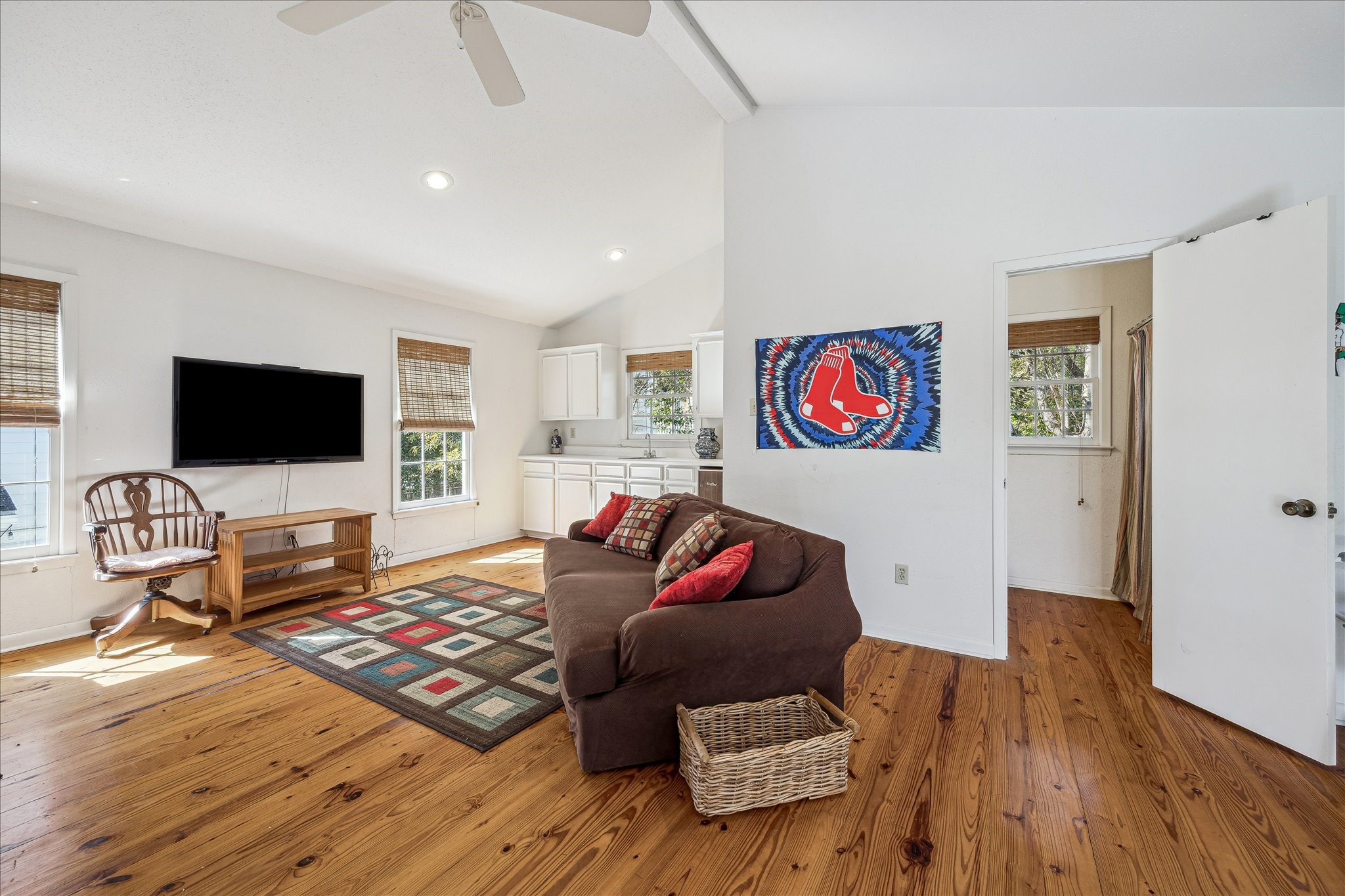 2160 Dryden Road Houston, TX 77030 - Photo 36 of 44 Garage Apartment