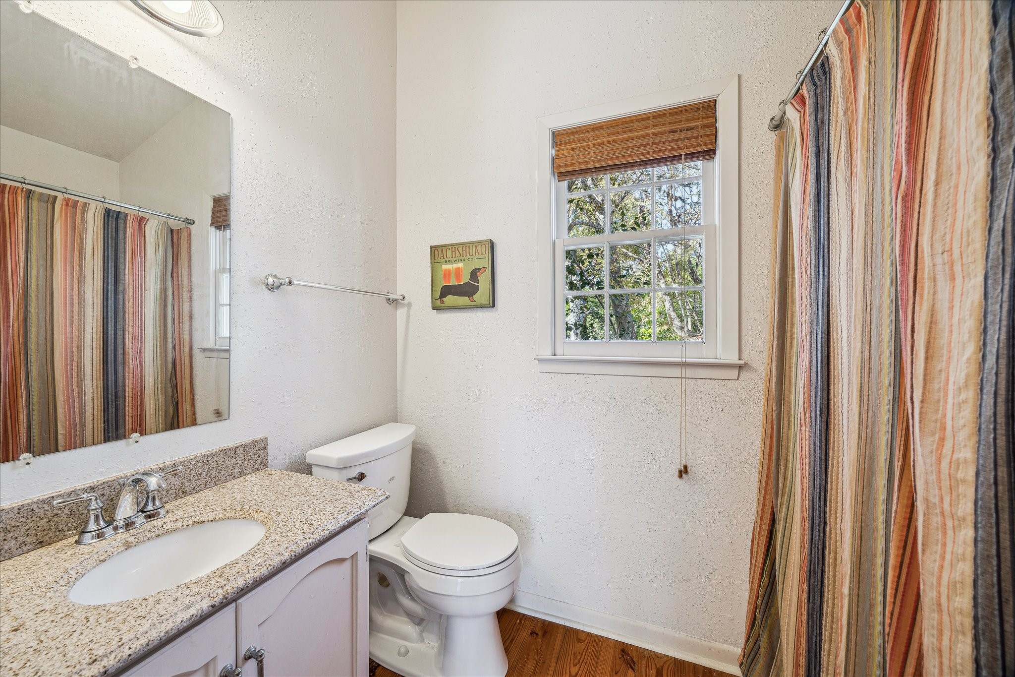 2160 Dryden Road Houston, TX 77030 - Photo 38 of 44 Garage Apartment Bathroom