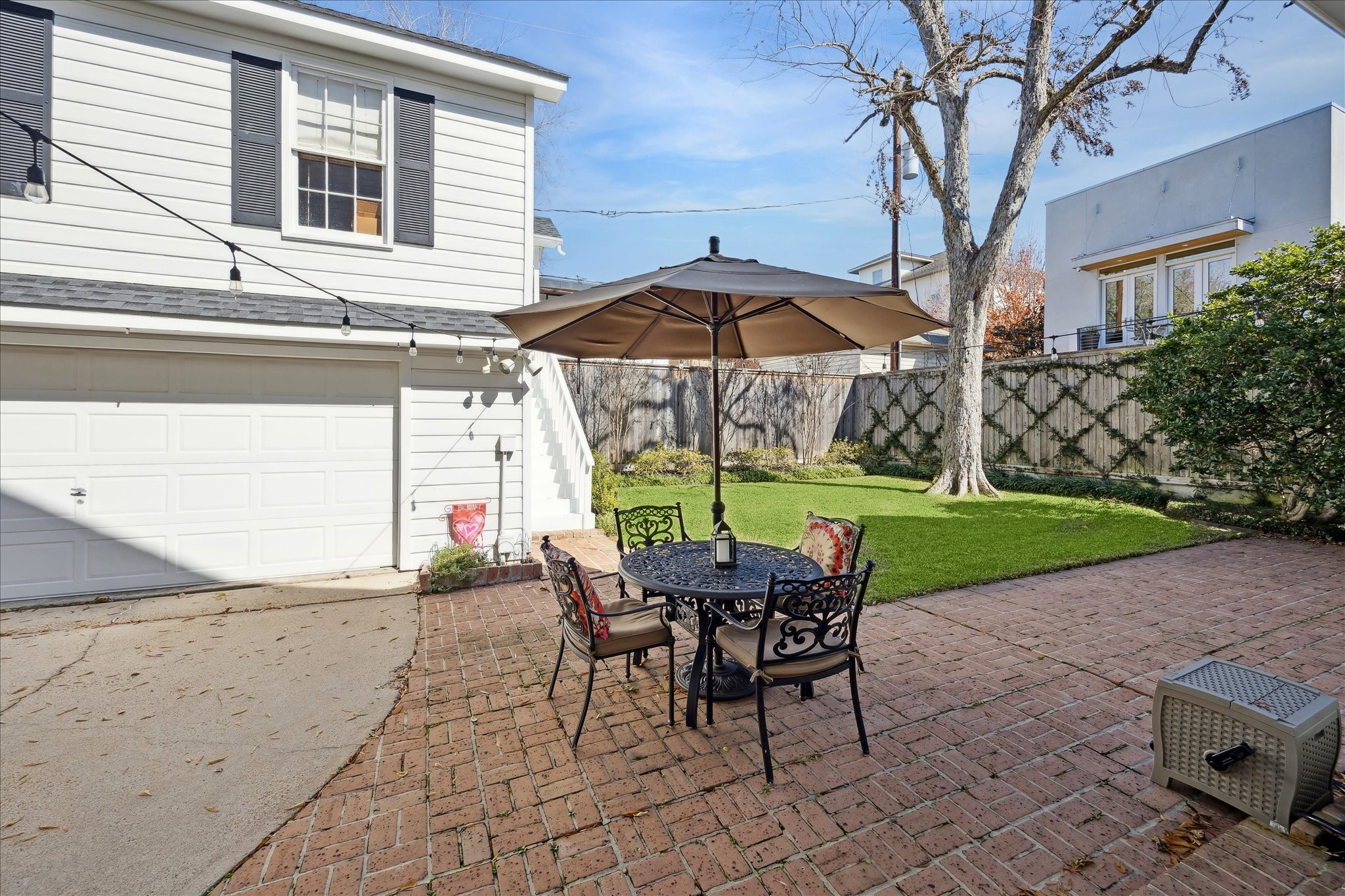2160 Dryden Road Houston, TX 77030 - Photo 44 of 44 Garage and Backyard