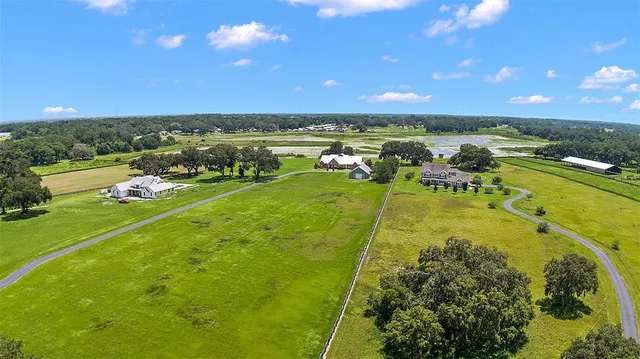 $300,000 | 204 Co Road, Oxford, FL 34484