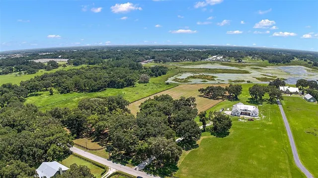 $300,000 | 204 Co Road, Oxford, FL 34484