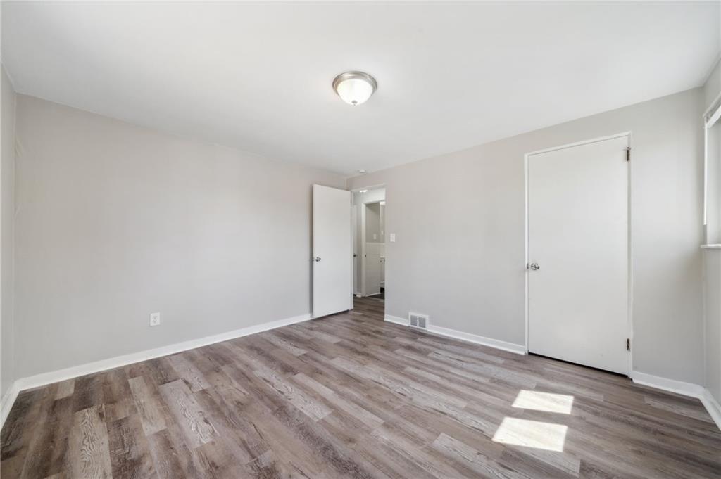 357 Collins Drive Pittsburgh, PA 15235 - Photo 10 of 23 a view of room