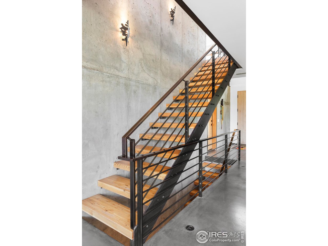 1740 Cedar Avenue Boulder, CO 80304 - Photo 14 of 40 a view of entryway