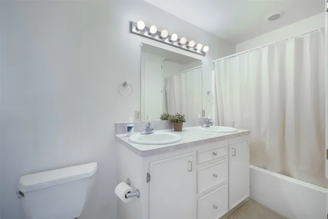 a bathroom with a toilet