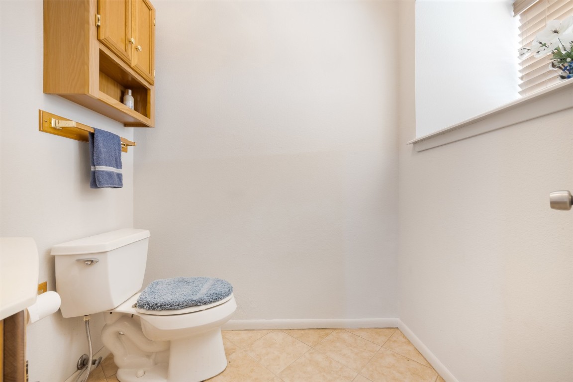 224 Fm 954 Road Round Top, TX 78954 - Photo 40 of 40 a bathroom with a toilet