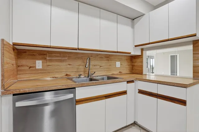 $734,900 | 330 Southeast 20th Avenue, Unit 421, Deerfield Beach, FL 33441