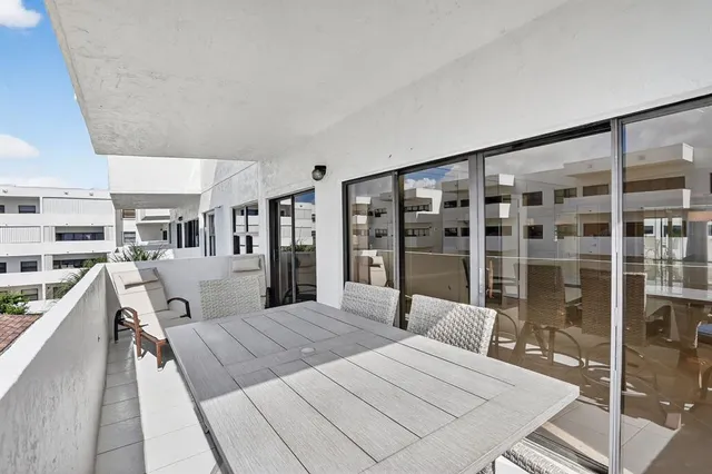 $734,900 | 330 Southeast 20th Avenue, Unit 421, Deerfield Beach, FL 33441