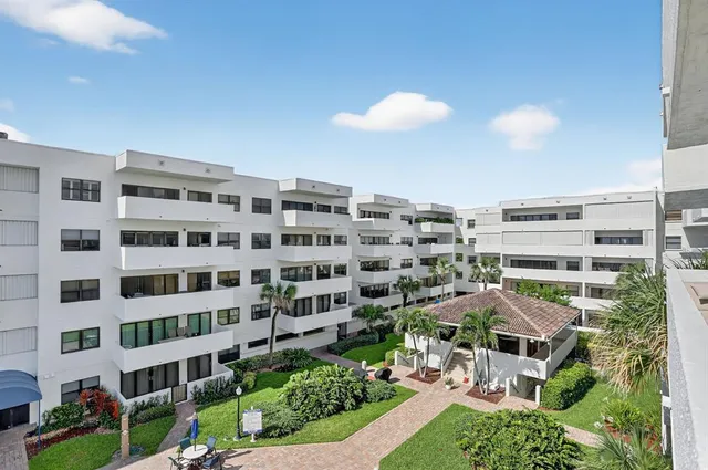 $734,900 | 330 Southeast 20th Avenue, Unit 421, Deerfield Beach, FL 33441