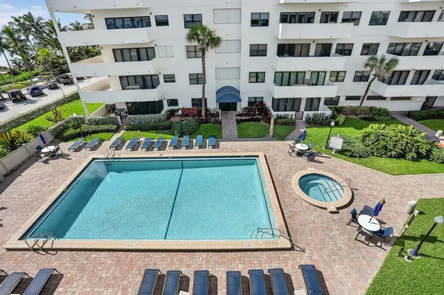 $734,900 | 330 Southeast 20th Avenue, Unit 421, Deerfield Beach, FL 33441